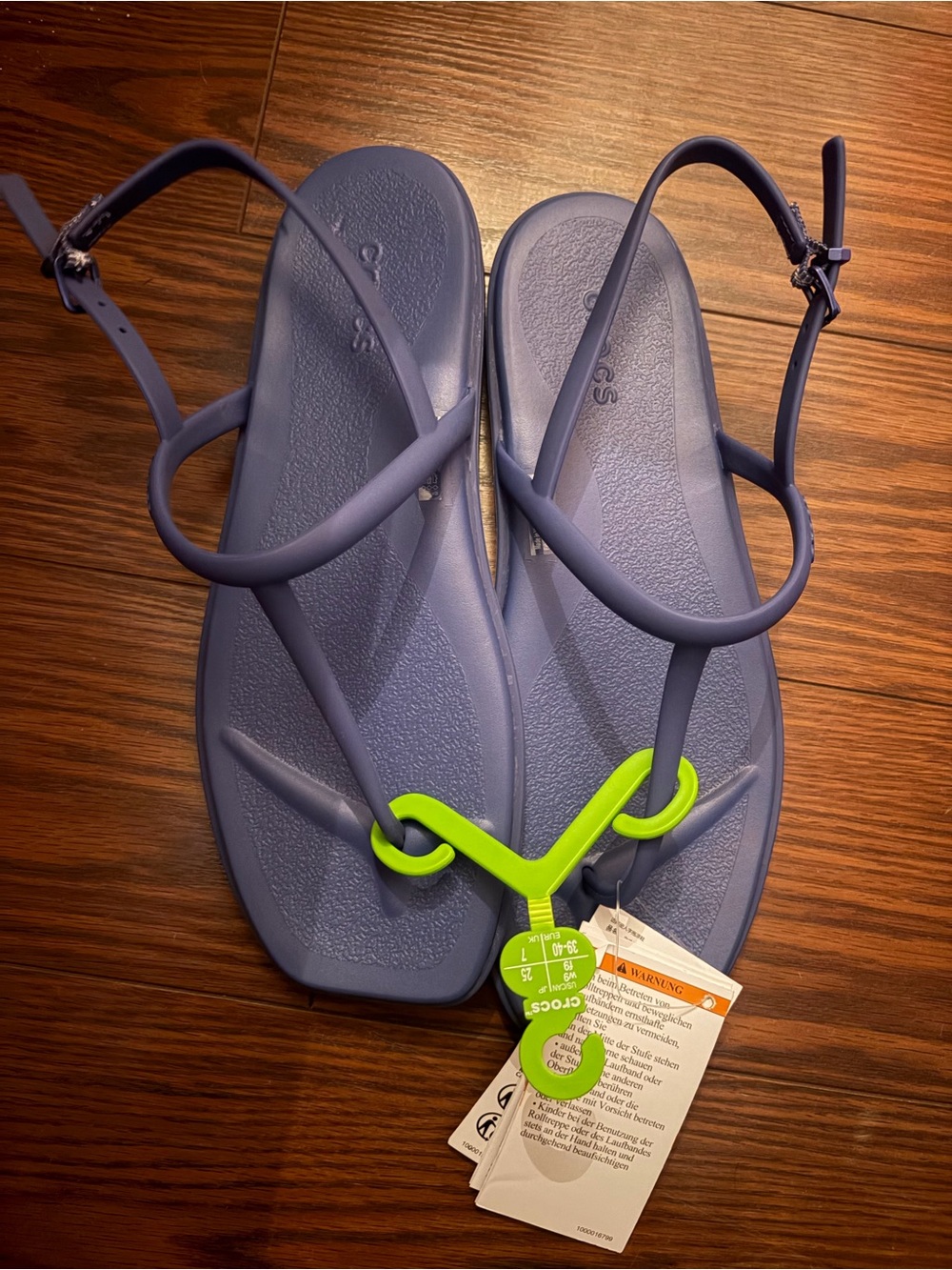 Women’s purple crocs Miami thong flip flop sandal